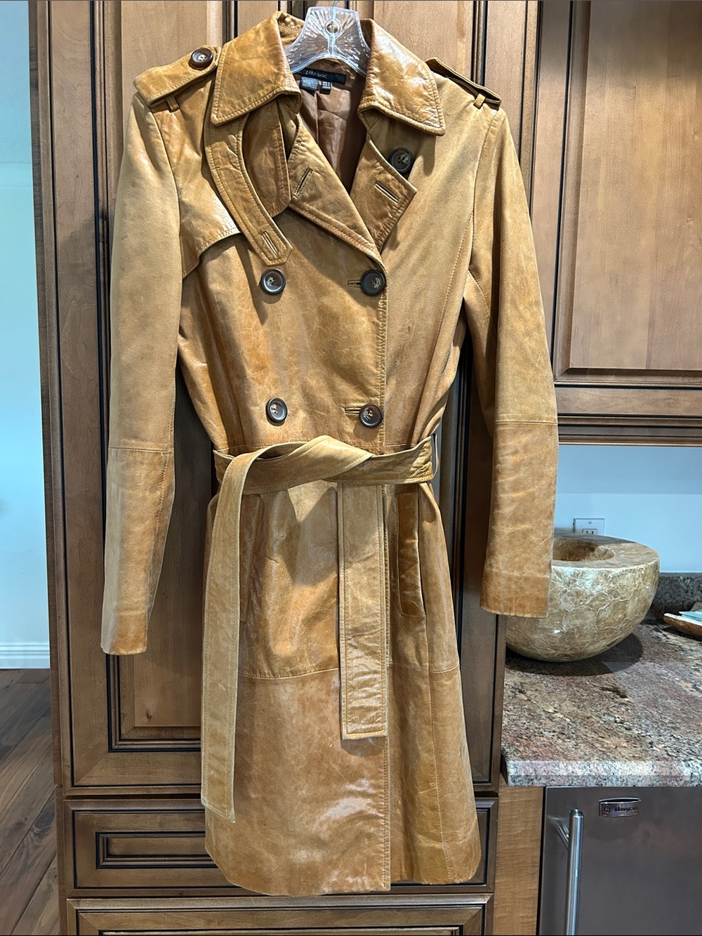 Zara Women’s Tan Leather Trench Coat with Belt. Size small